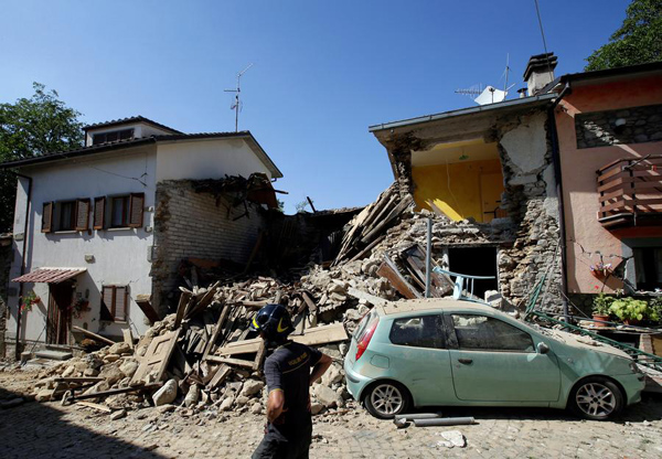 Italy quake death toll hits 268, state funeral planned