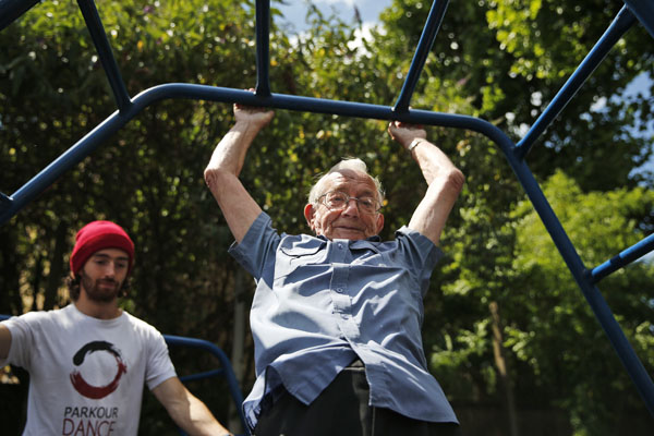 Researchers grapple with challenges of aging population