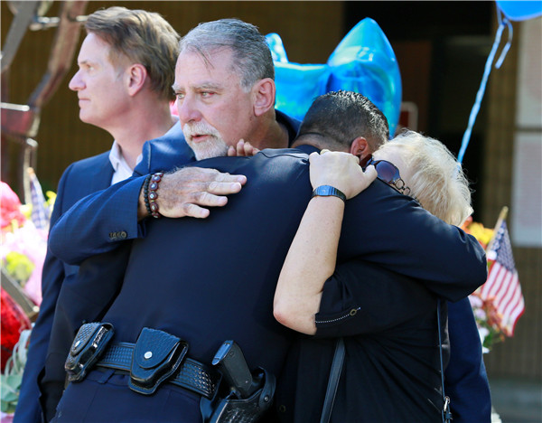 Weekend shootings in US kill three, injure 10