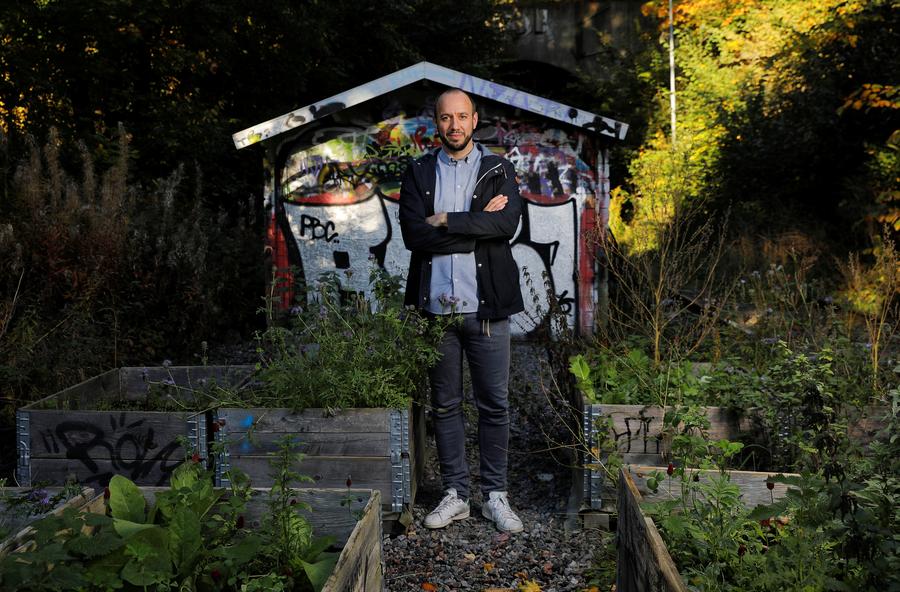 Digging in the city - urban Swedes get back to their roots