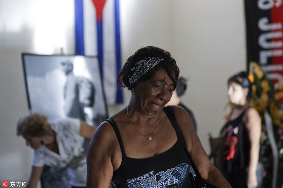 Cubans pay heartfelt tribute to Fidel Castro