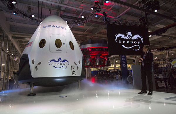 US SpaceX to fly 2 space tourists around moon in 2018