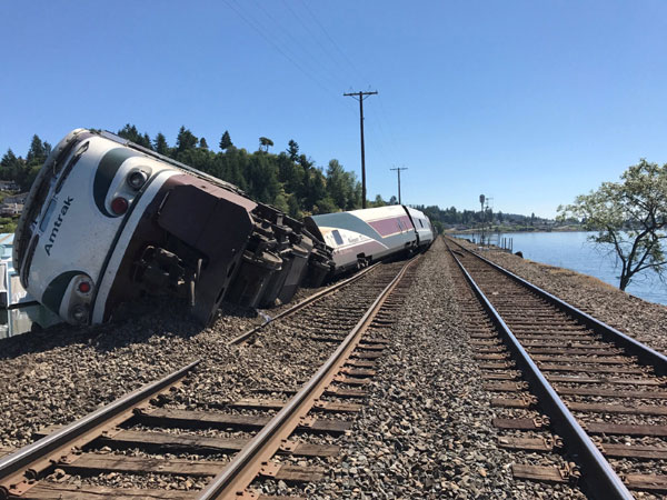 Train cars derail in Washington; minor injuries reported