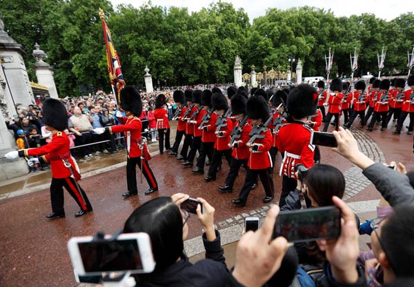Buckingham Palace top attraction for tourists from China