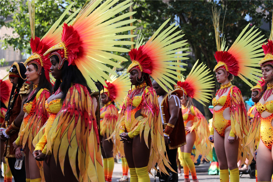 Thousands revelers enjoy colorful Notting Hill Carnival