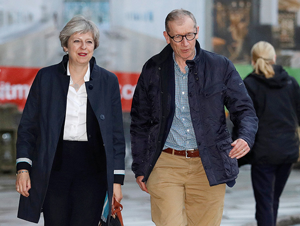 FM makes new Brexit intervention as Leave group says Britain should prepare to walk away with no-deal