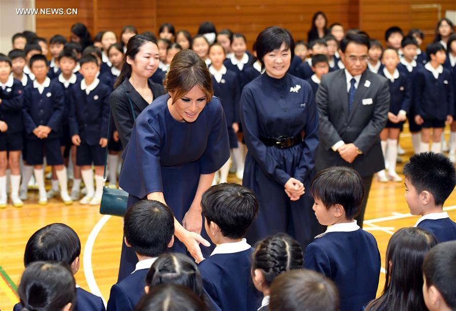 US first lady, Japanese PM's wife visit primary school in Tokyo