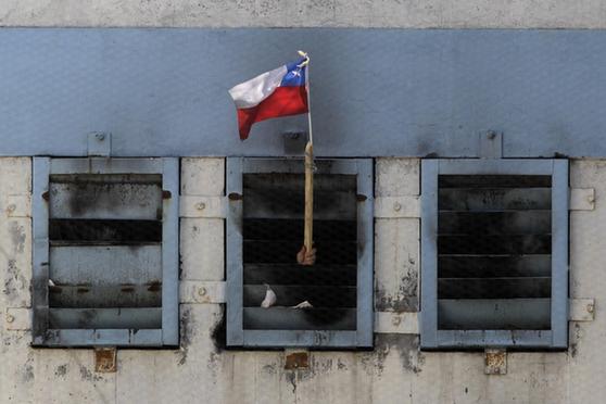 Prison fire kills 81 in Chile