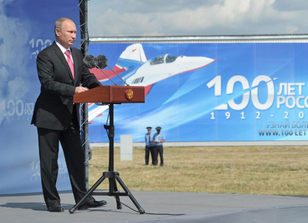 Putin says Russia to get hundreds of military planes