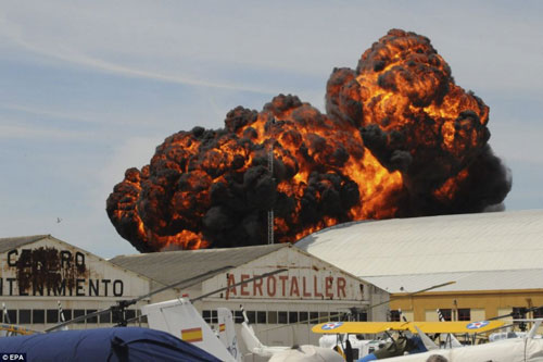Fatal crash at Madrid airshow