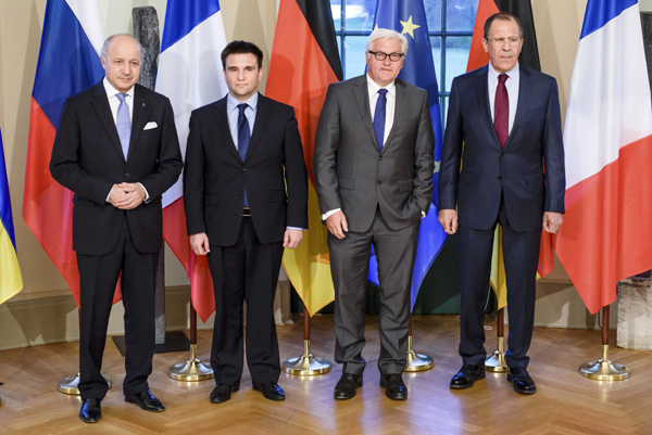 Foreign ministers call for end to fighting in east Ukraine