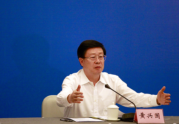 Top Tianjin official claims 'responsibility' for blasts