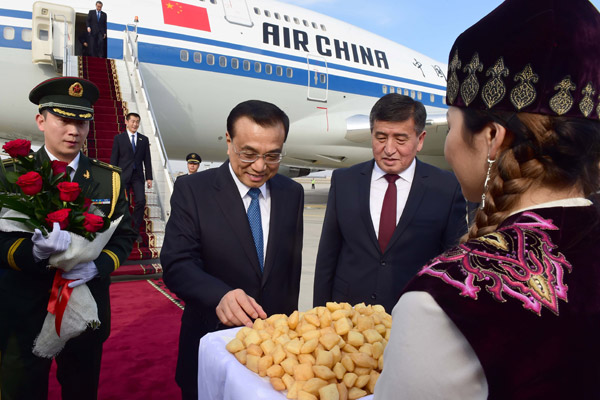 Chinese premier arrives in Kyrgyzstan for official visit, SCO meeting