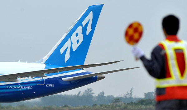 Chinese airlines to get first 787 Dreamliners this month