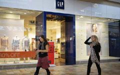 Merchants close stores in US but expand in China