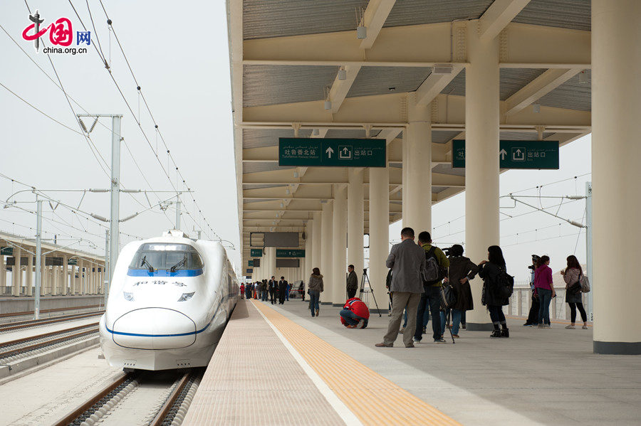 Xinjiang-Lanzhou high-speed railway test run