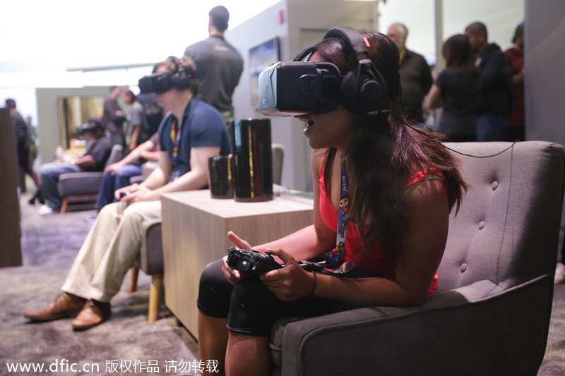 Oculus Rift virtual reality gears draw fans in E3