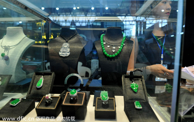 Gems and jewelry shining at Pan-Asia stone show