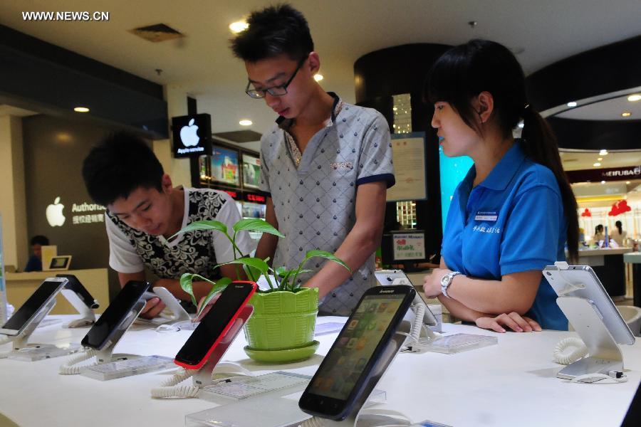 Sale of digital products boosted by college freshmen in China