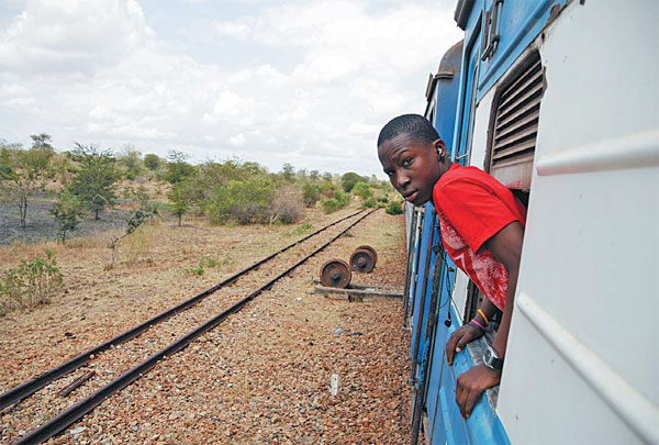 Chinese-built railway in Angola open to traffic