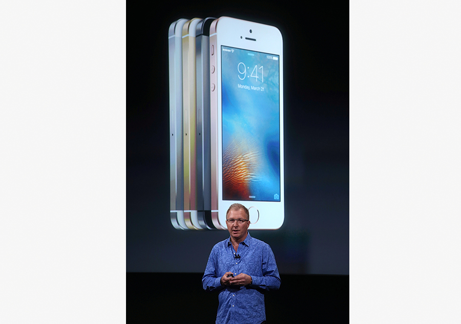 Apple releases smaller iPhones for new consumers