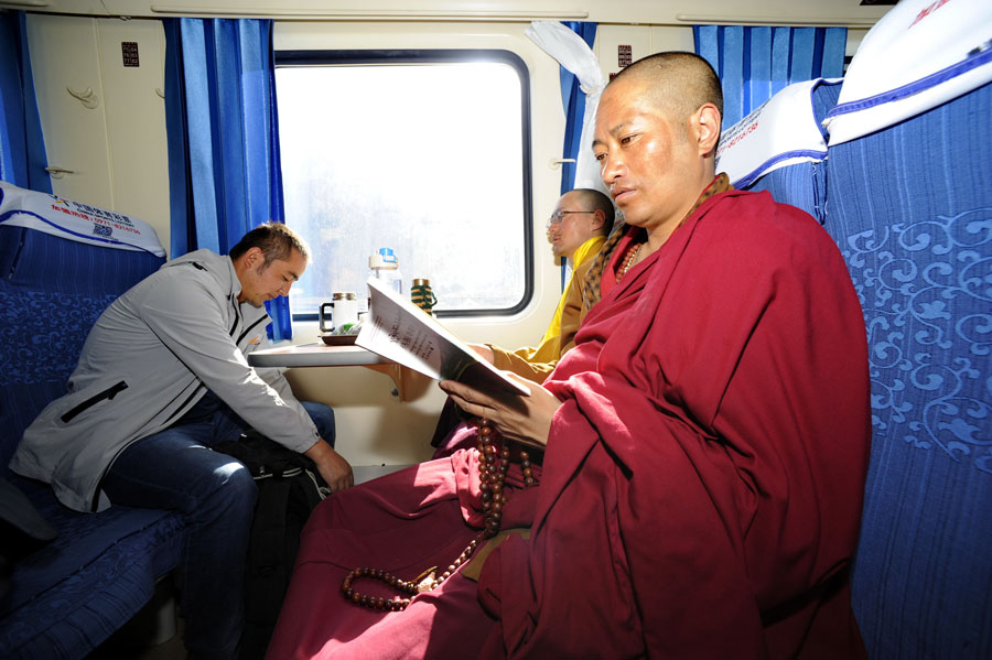 Travelling on the Qinghai-Tibet railway