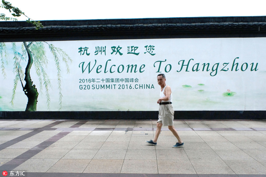 Hangzhou welcomes G20 guests with beautiful, colorful banners