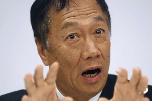 Hon Hai takes hit from slowing iPhone sales
