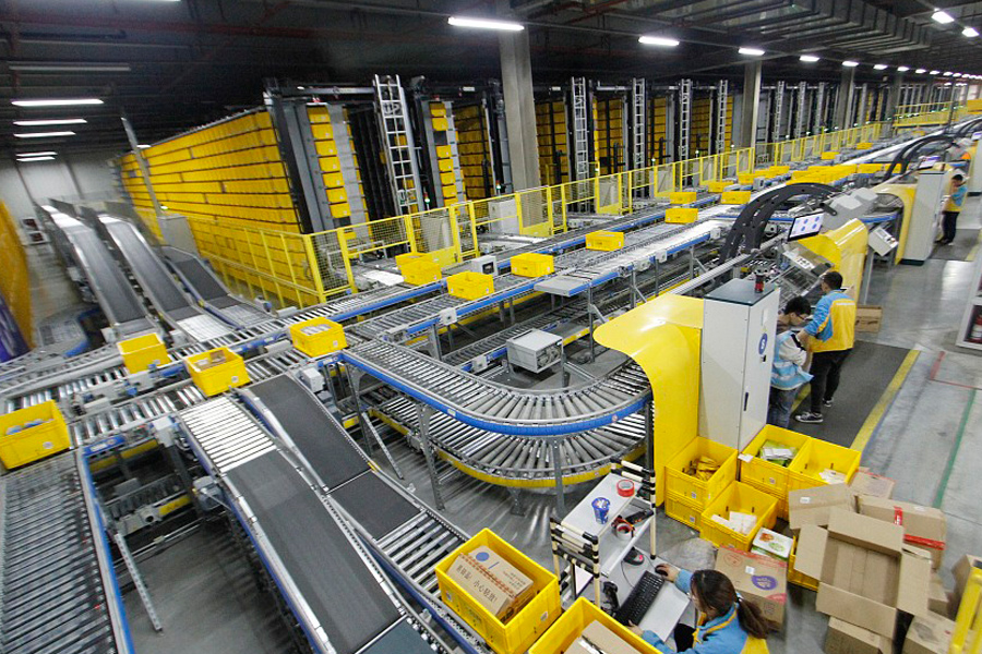 Walking into e-commerce giants' intelligent warehouses