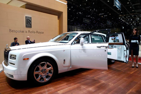 Rolls-Royce aims to widen appeal with new convertible