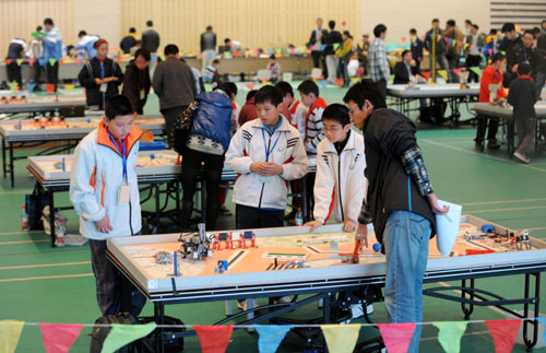 Teen tech wizards compete in Hangzhou event