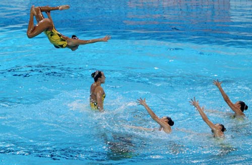 Water ballerinas get their act synchronized
