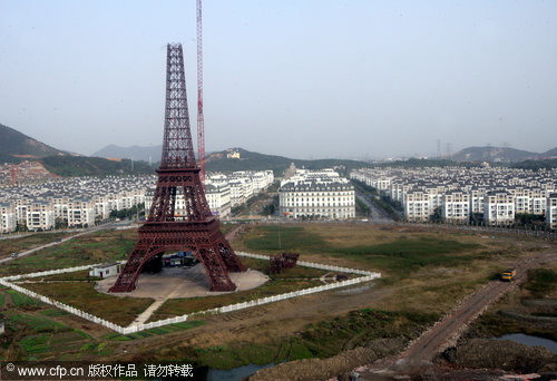 Mimic Eiffel Tower to be dismantled for subway