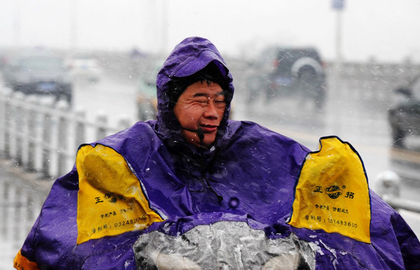 Snowfall sweeps many parts of China