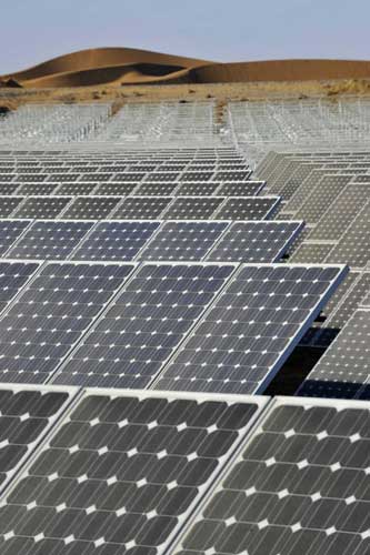 Desert sunshine helps solar energy industry
