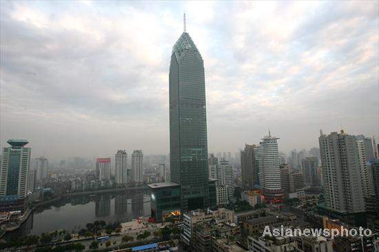 Tallest building in Wuhan put into use