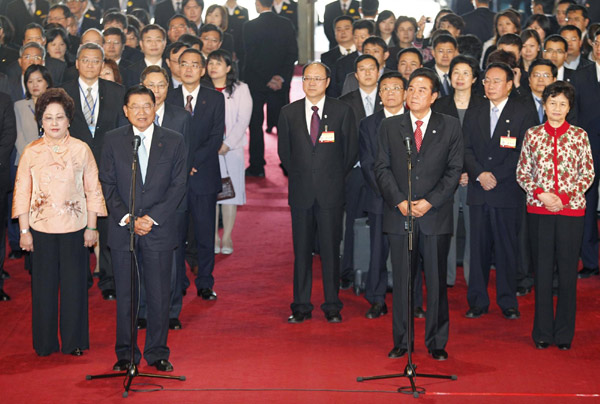 Mainland, Taiwan negotiators hold talks in Taipei