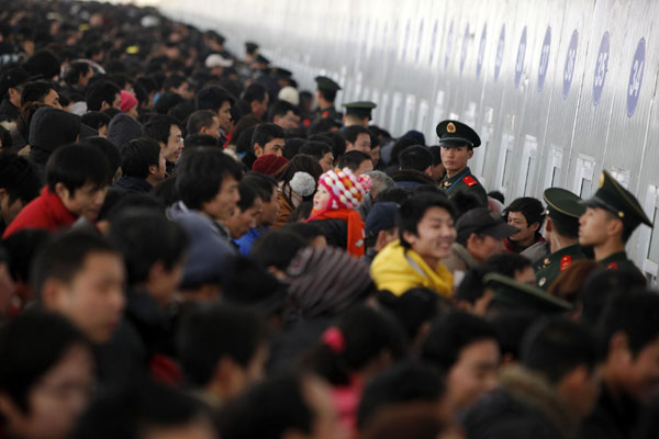 People queue up to buy tickets in Shanghai