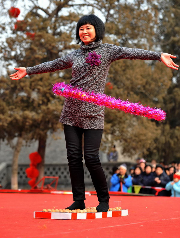 Folk art performances at Beijing Temple Fair
