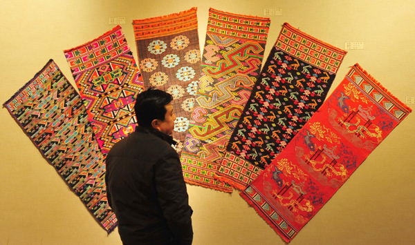 Exhibition of intangible cultural relics held