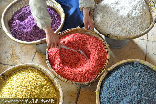 Colored rice lights up Guangxi markets