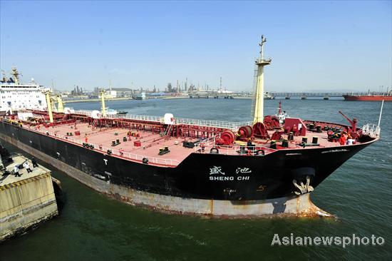 Chinese oil tanker leaves for Japan