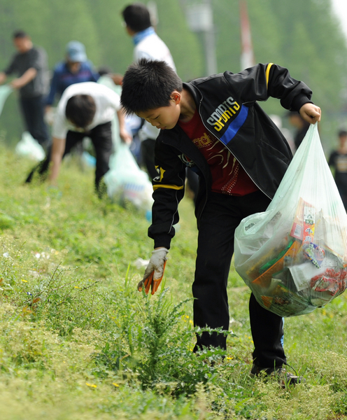 Spring clean for garbage raises litter awareness