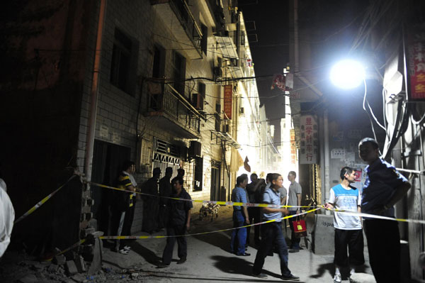 One killed, 7 injured after building collapses