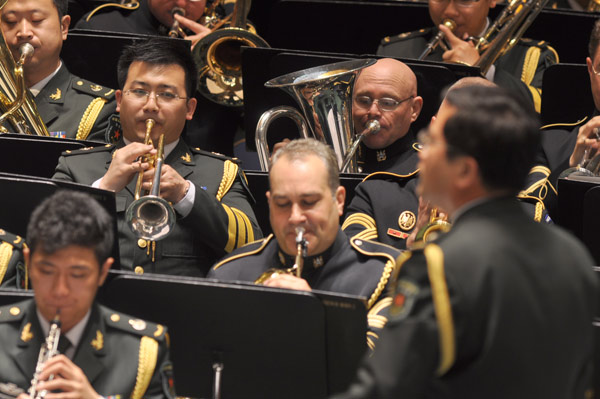 Chinese, US army bands join forces to play at UN
