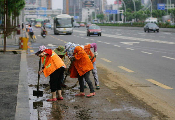 Rain causes gridlock in Wuhan