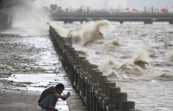 Tropical storm Haima lands on S China