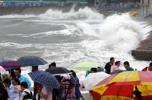 Tropical storm Meari barges in East China coast