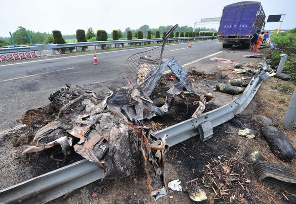 23 confirmed dead in C China road accident