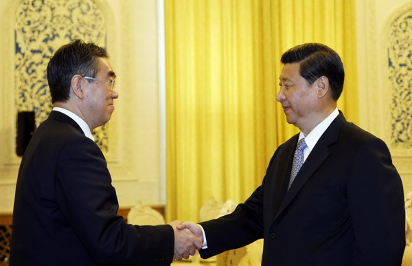 Japan's foreign minister visits China